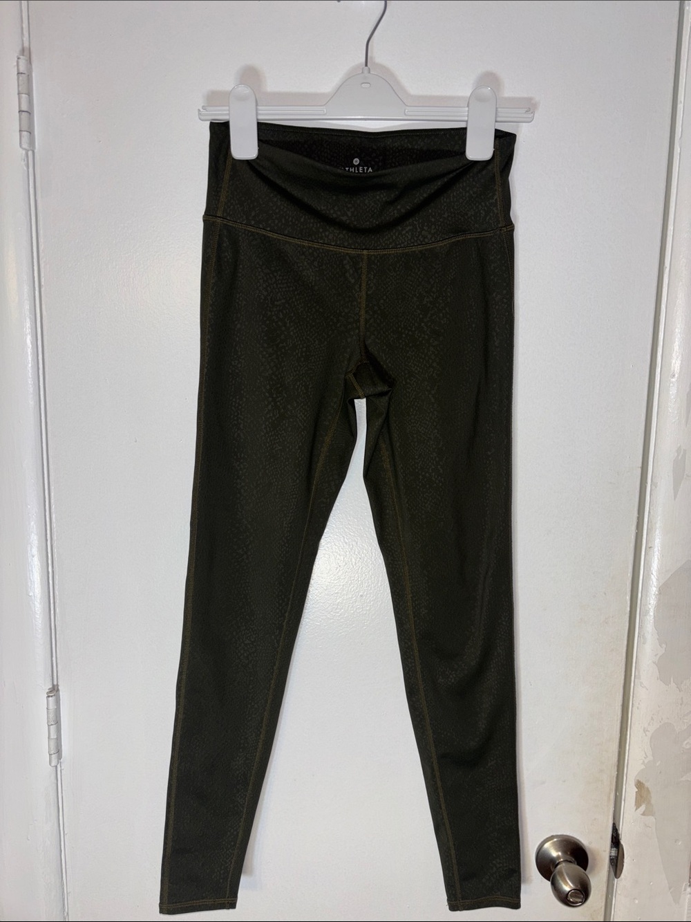 Athleta snake print leggings olive green size S